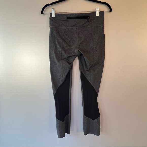 Lululemon 3/4 leggings gray with black color block size 4 - Picture 2 of 5